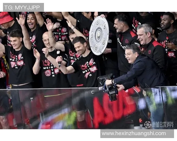 国际足球友谊赛聚焦老球星回归经典瞬间与球迷深情互动 国际足球友谊赛聚焦老球星回归经典瞬间与球迷深情互动